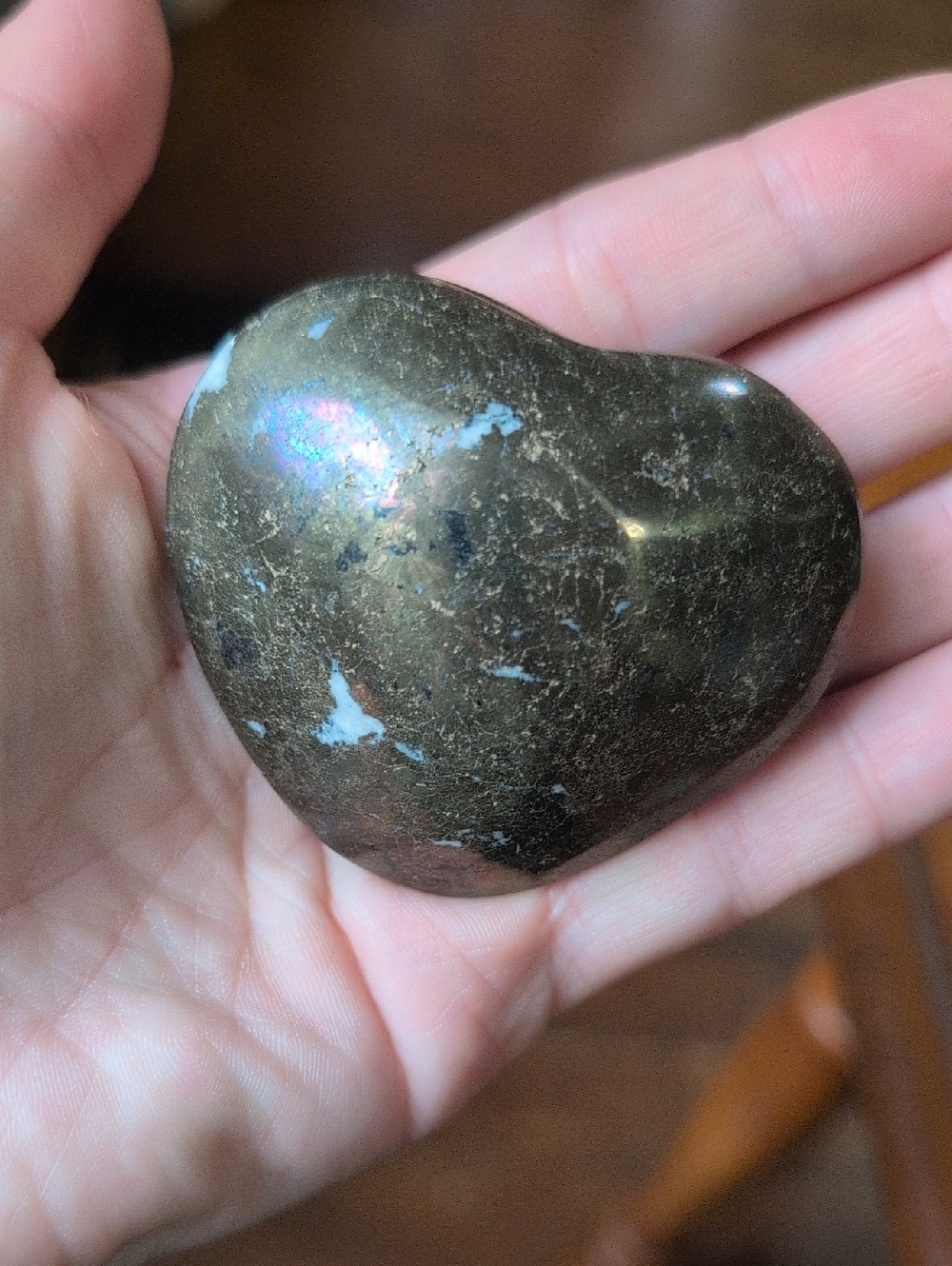 Crystal Puffy Heart Palm Stone
